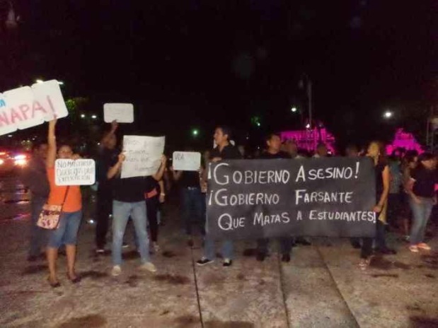 24 NOV QR, PROTESTAS EN CANCUN Y CHETUMAL, GOB ASESINO PEÑA